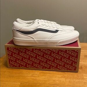 New Vans Men's Brooklyn Low Top with Black Stripe Shoes Sz 11